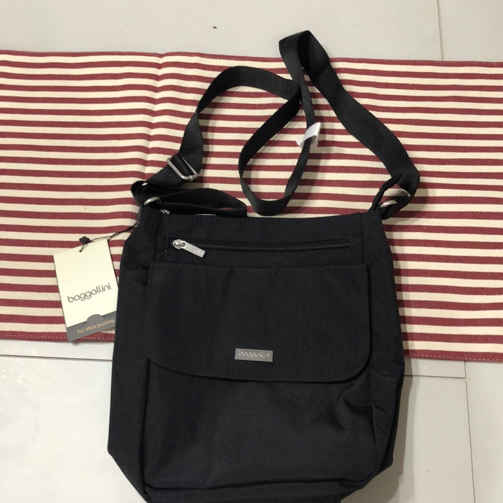 NWT Baggallini Crossbody Purse